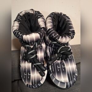 Classic Maxi Wavelength Short uggs  woman